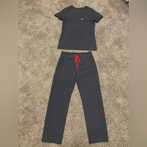 Figs Charcoal gray scrub set